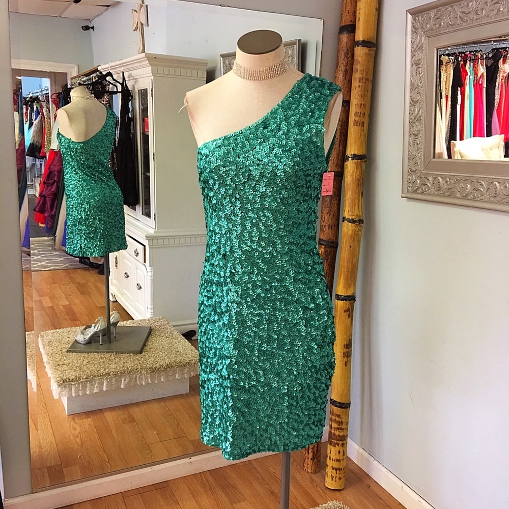 Green cocktail/homecoming dress